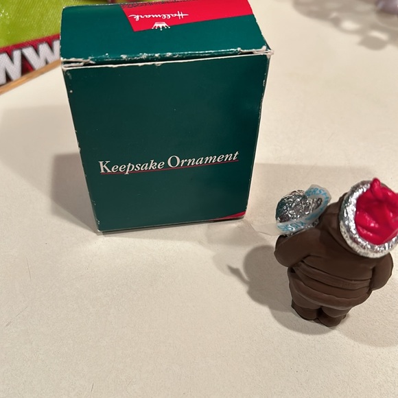 Hallmark Keepsake “A Kiss from Santa” Ornament - Picture 3 of 3